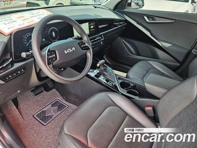 Kia Niro Prestige 2022 — фото 8