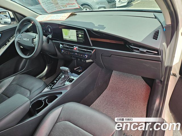 Kia Niro Prestige 2022 — фото 23