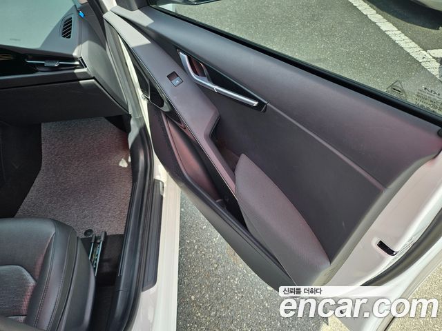 Kia Niro Prestige 2022 — фото 24
