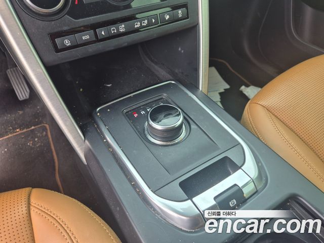 Land Rover Discovery Sport 2.0 TD4 HSE Luxury 2018 — фото 16