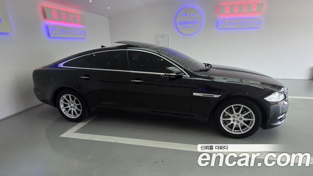 Jaguar XJ 2.0 Luxury SWB X351 2015 — фото 6