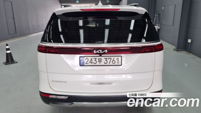 Kia Carnival (IV) Gasoline 9-Seater Signature 2023 — фото 4