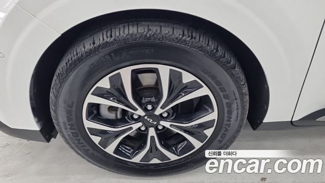 Kia Carnival (IV) Gasoline 9-Seater Signature 2023 — фото 5