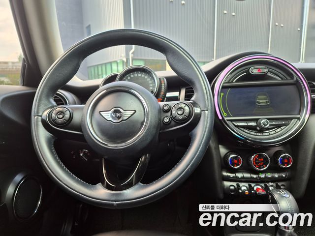 MINI Cooper D HIGH 3rd 2015 — фото 17