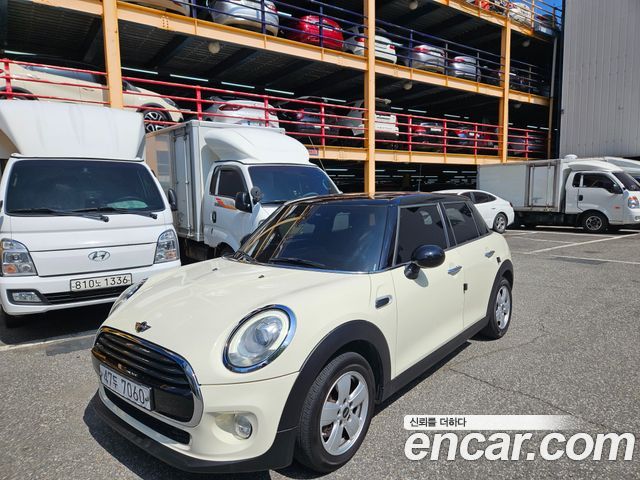 MINI Cooper D 5Door Standard 3rd 2018 — фото 2