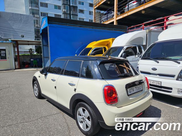MINI Cooper D 5Door Standard 3rd 2018 — фото 4