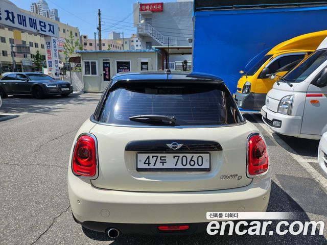 MINI Cooper D 5Door Standard 3rd 2018 — фото 5