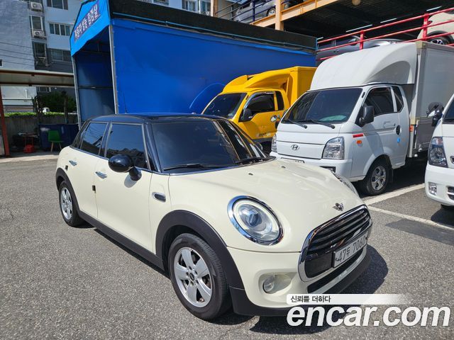 MINI Cooper D 5Door Standard 3rd 2018 — фото 8