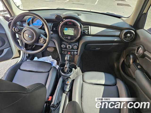 MINI Cooper D 5Door Standard 3rd 2018 — фото 10