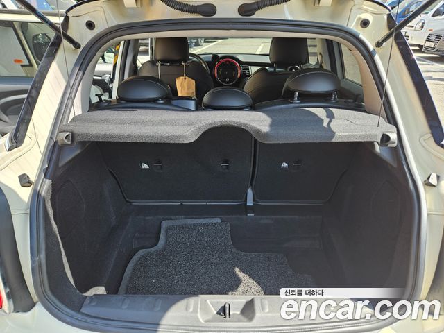 MINI Cooper D 5Door Standard 3rd 2018 — фото 19