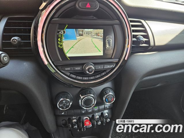 MINI Cooper D 5Door Standard 3rd 2018 — фото 22