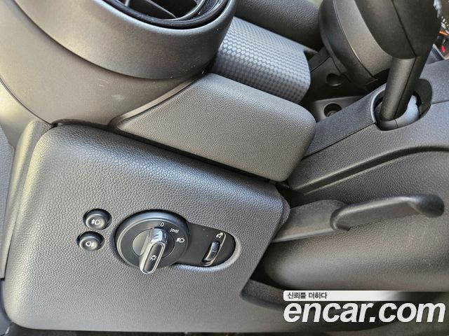 MINI Cooper D 5Door Standard 3rd 2018 — фото 23