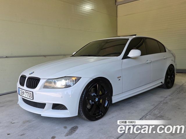 BMW 3 Series (E90) 320d Sedan Black and White 2011 — фото 3