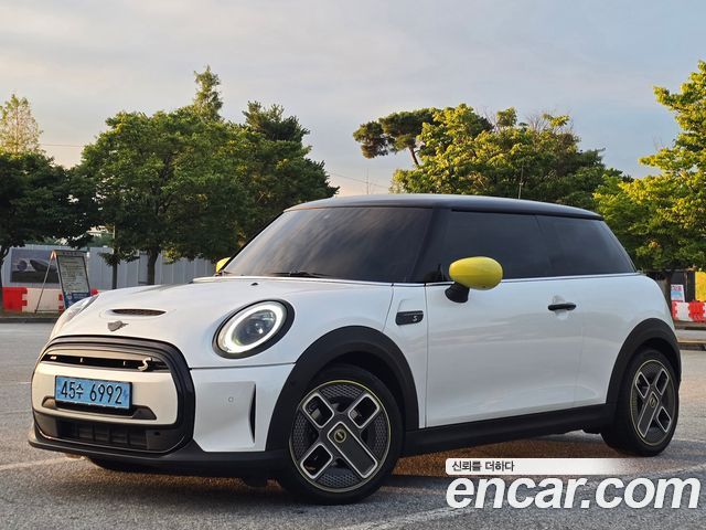 MINI Cooper Electric SE Electric 3rd 2024 — фото 2