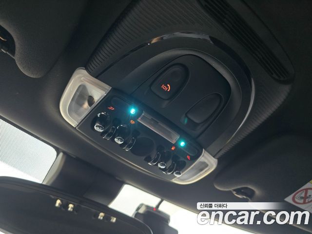 MINI Cooper Electric SE Electric 3rd 2024 — фото 20