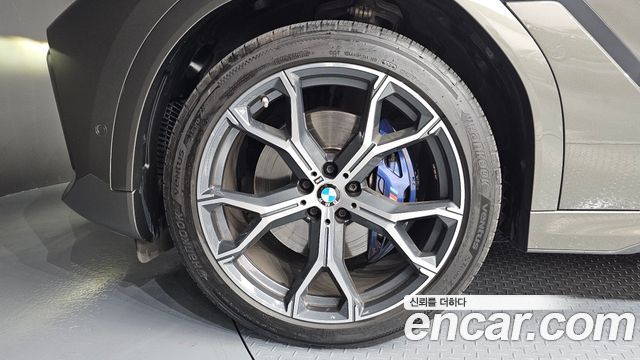 BMW X6 (G06) xDrive40i M Sport 2022 — фото 5