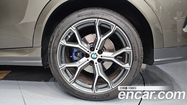 BMW X6 (G06) xDrive40i M Sport 2022 — фото 21