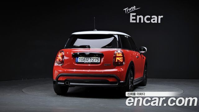 MINI Cooper Classic Third Generation 2024 — фото 4