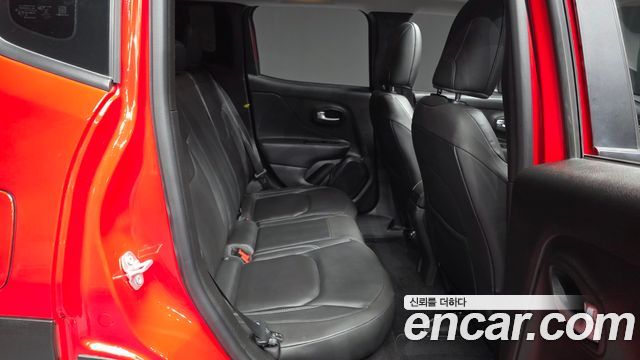 Jeep Renegade 2.4 Limited 2021 — фото 12
