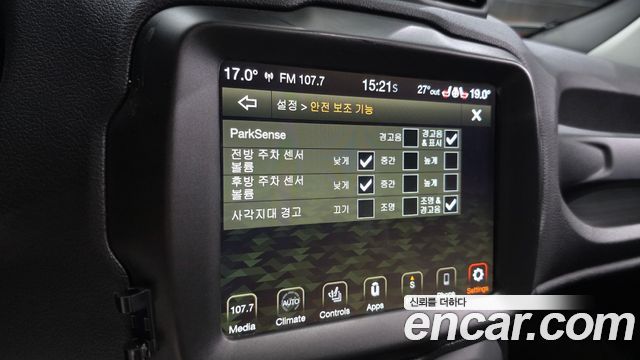 Jeep Renegade 2.4 Limited 2021 — фото 15