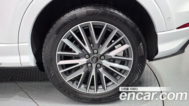 Audi Q3 (F3) 35 TDI Premium 2023 — фото 27
