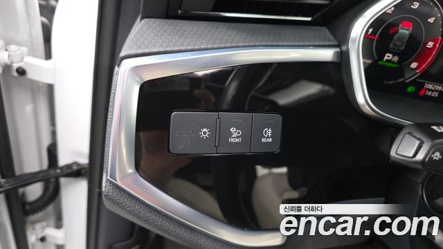 Audi Q3 (F3) 35 TDI Premium 2023 — фото 37