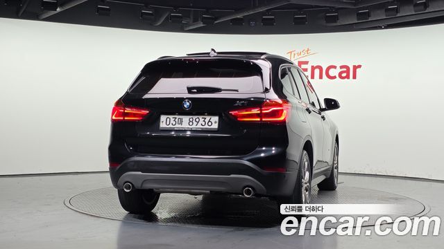 BMW X1 (F48) xDrive 20d Joy 2018 — фото 4