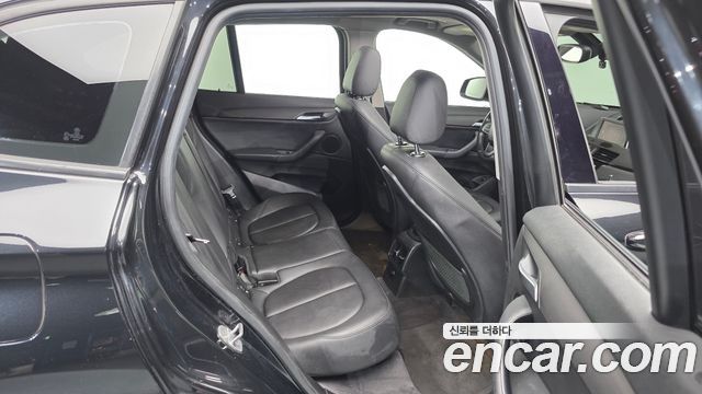 BMW X1 (F48) xDrive 20d Joy 2018 — фото 12
