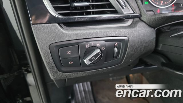 BMW X1 (F48) xDrive 20d Joy 2018 — фото 17