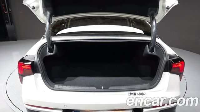 Kia K5 (III) 2.0 Noblesse 2024 — фото 20