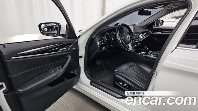 BMW 5 Series (G30) 520d Luxury Special Edition 2018 — фото 10