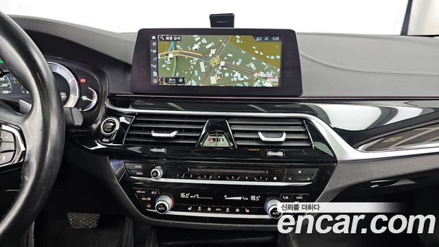 BMW 5 Series (G30) 520d Luxury Special Edition 2018 — фото 14