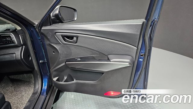 KG Mobility (SsangYong) Very New Tivoli Gasoline 1.5 2WD V3 2021 — фото 25