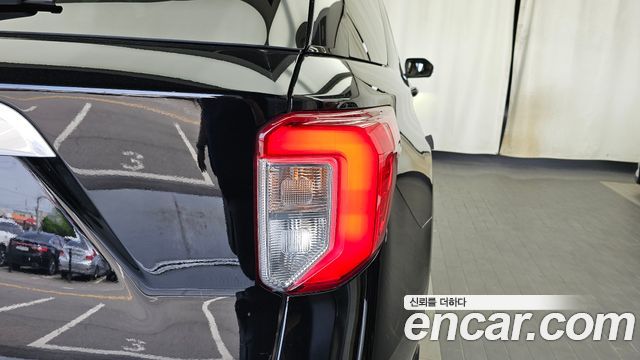 Ford Explorer (VI) 3.0 Platinum 4WD 2021 — фото 23