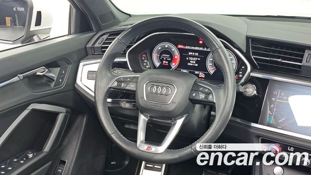 Audi Q3 (F3) 35 TDI Premium Sportback 2020 — фото 17
