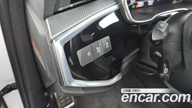 Audi Q3 (F3) 35 TDI Premium Sportback 2020 — фото 24