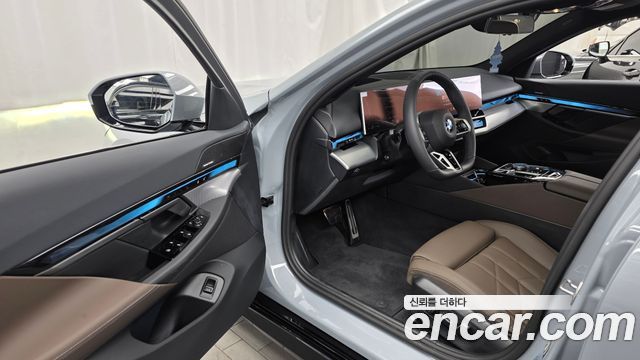 BMW 5 Series (G60) 520i Special Edition 2026 — фото 9