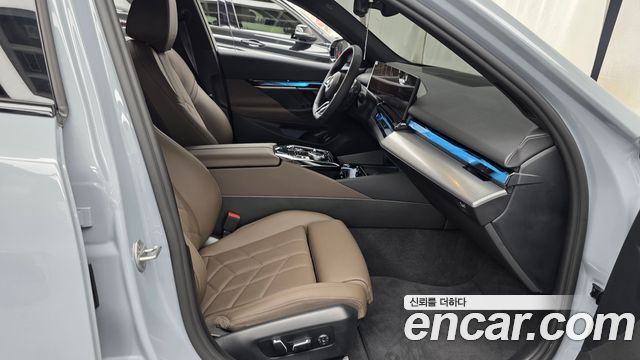 BMW 5 Series (G60) 520i Special Edition 2026 — фото 25