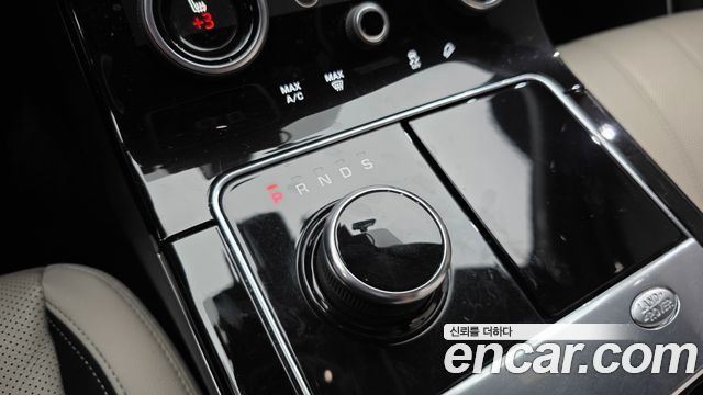 Land Rover Range Rover Velar 2.0 D240 R-Dynamic SE 2019 — фото 9