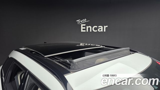 Land Rover Range Rover Velar 2.0 D240 R-Dynamic SE 2019 — фото 36