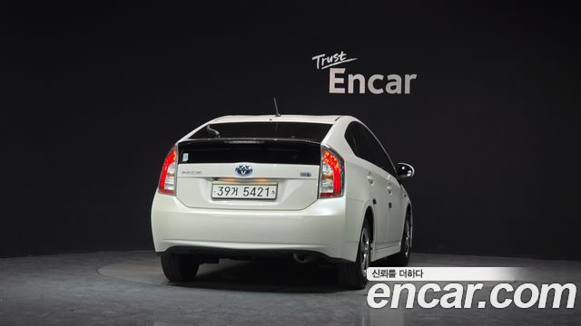 Toyota Prius 1.8 2015 — фото 4
