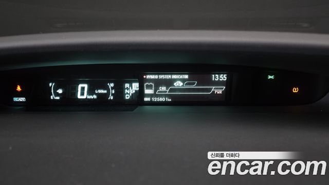 Toyota Prius 1.8 2015 — фото 8