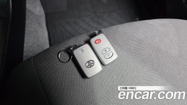 Toyota Prius 1.8 2015 — фото 17