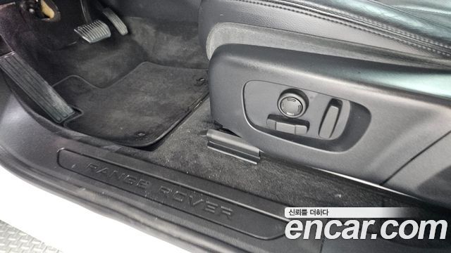 Land Rover Range Rover Evoque (II) D180 SE 2020 — фото 30