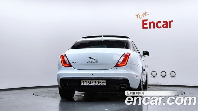 Jaguar XJ 3.0D Premium Luxury LWB X351 2016 — фото 4