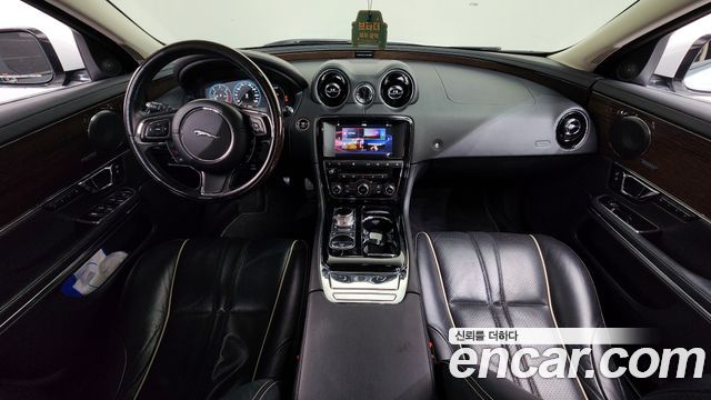 Jaguar XJ 3.0D Premium Luxury LWB X351 2016 — фото 7
