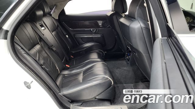 Jaguar XJ 3.0D Premium Luxury LWB X351 2016 — фото 12