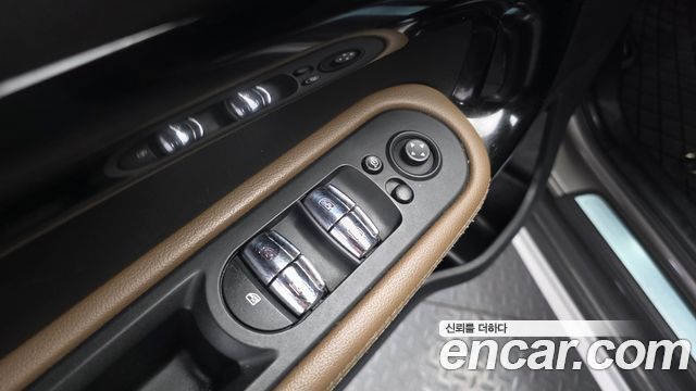 MINI Cooper D Countryman ALL4 2nd 2018 — фото 24