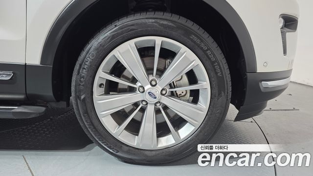 Ford Explorer 2.3 Limited 4WD 5th 2018 — фото 5