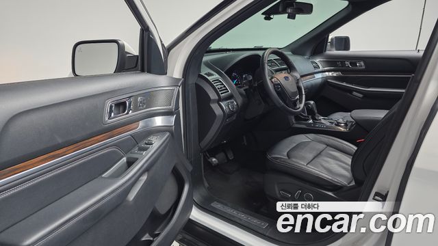 Ford Explorer 2.3 Limited 4WD 5th 2018 — фото 10